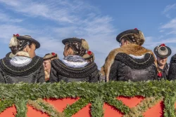 Leonhardifahrt in Hundham