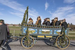 Leonhardifahrt in Hundham